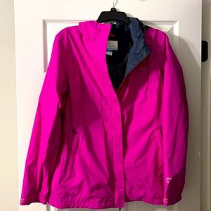 Columbia large lined rain jacket women’s large worn few times. Great condition.